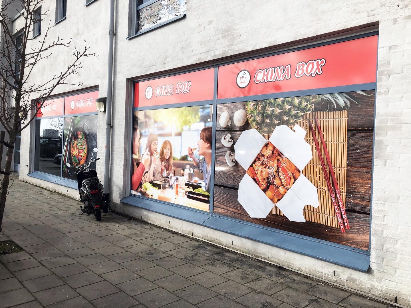 CHINA BOX WINDOW DECOR